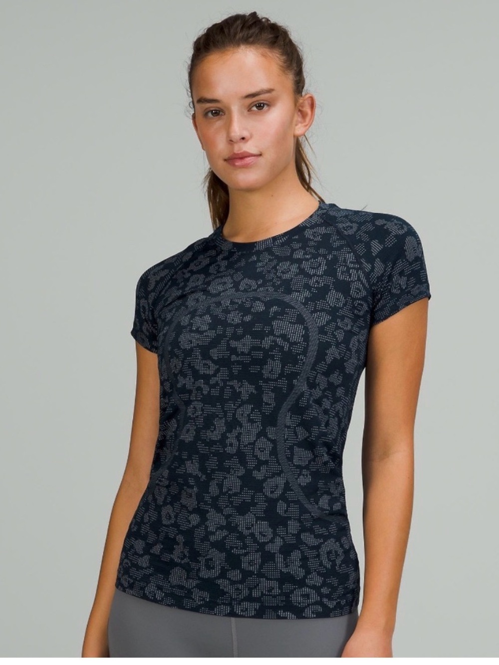 Lululemon Tech Short Sleeve in color Dappled Floral true navy/ocean air